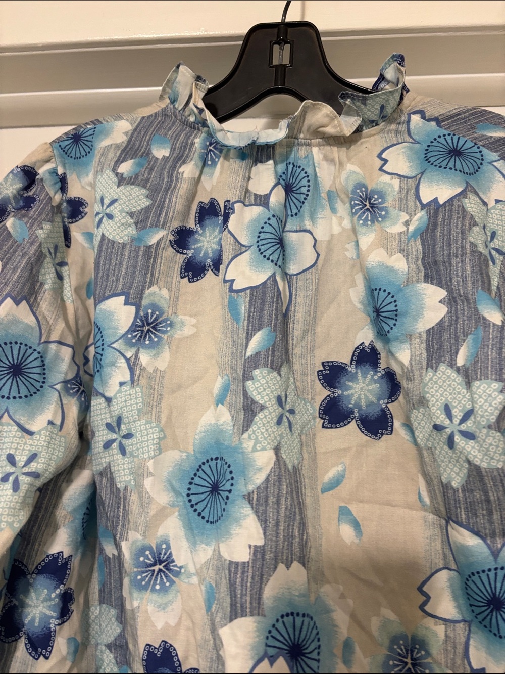 Warm Brand Lightweight Blue Floral Long-Sleeve Women's Top - Picture 7 of 7